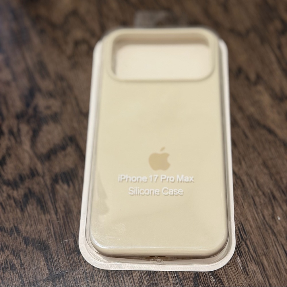 iPhone 17 Pro Max Silicone Case - Cream
